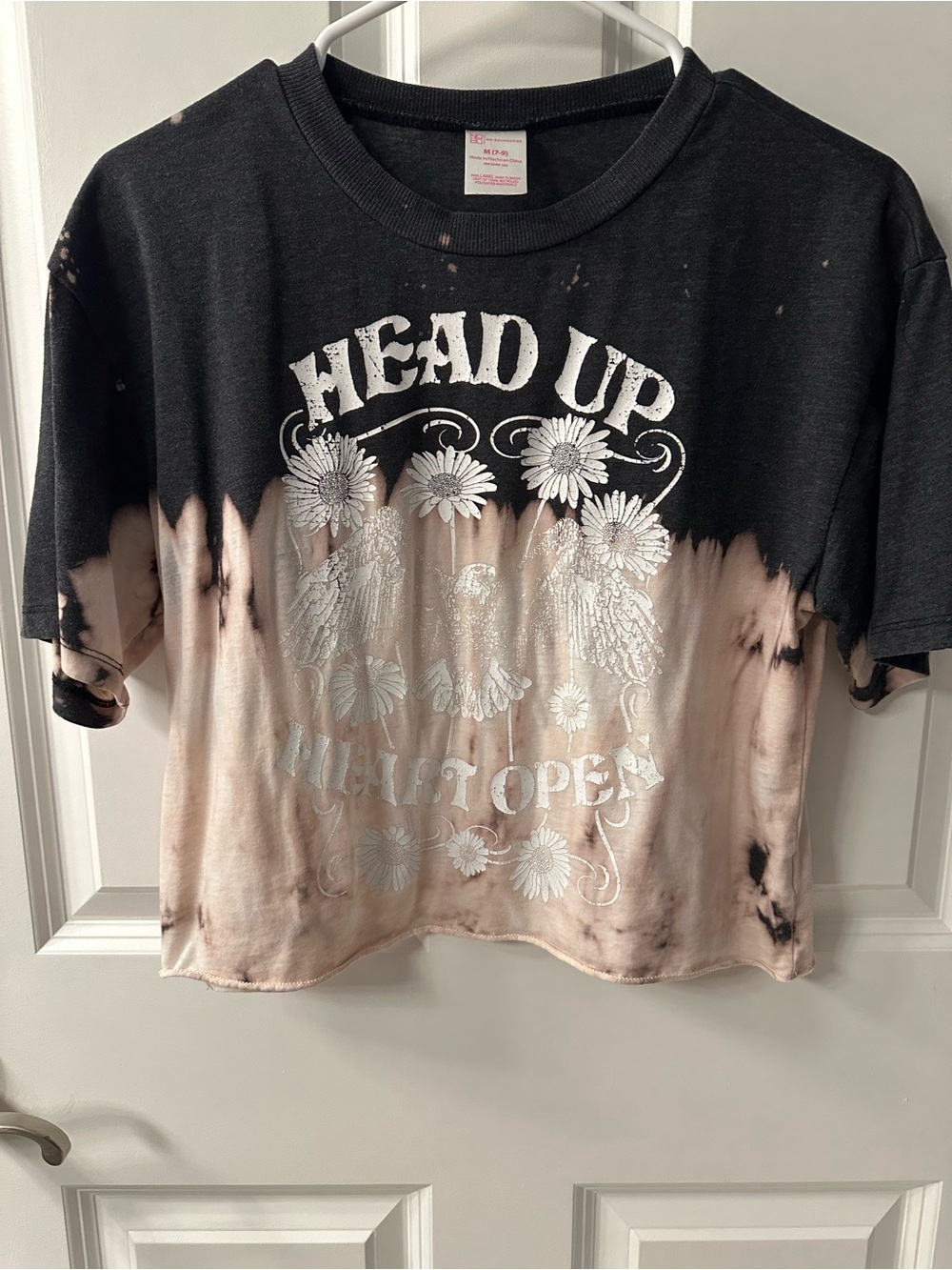 No Boundaries Black & Beige Tie-Dye 'Head Up' Daisy Graphic Crop Tee